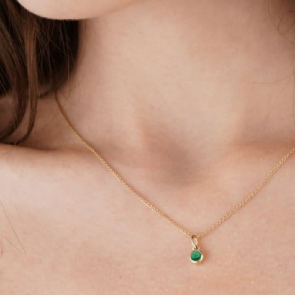 mejuri Birthstone May necklace 18k yellow gold